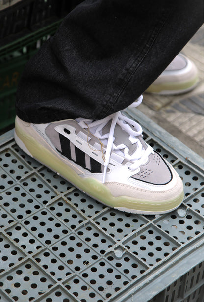 ADI2000 Białe Trampki